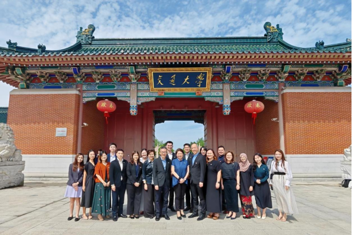 南洋理工大学高级副校长陈逸娜（Tan Aik Na）率团访问上海交通大学