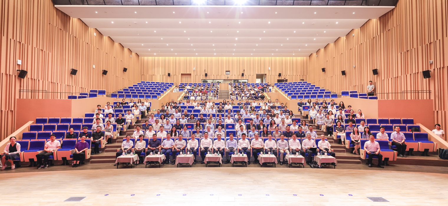 上海交通大学召开2025年就业工作会议
