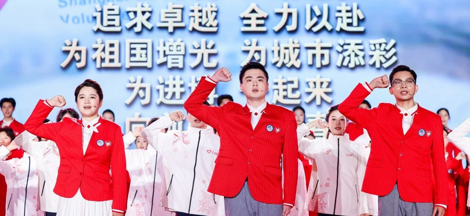 上海交通大学77名“小叶子”服务进博，展现风采